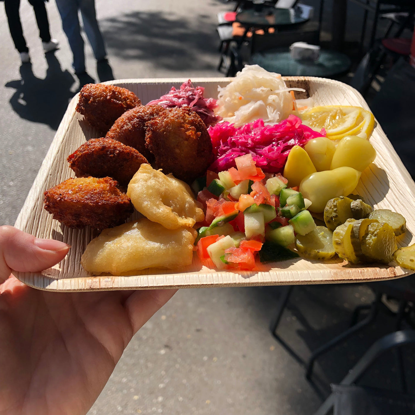 Can a plate replace bread?