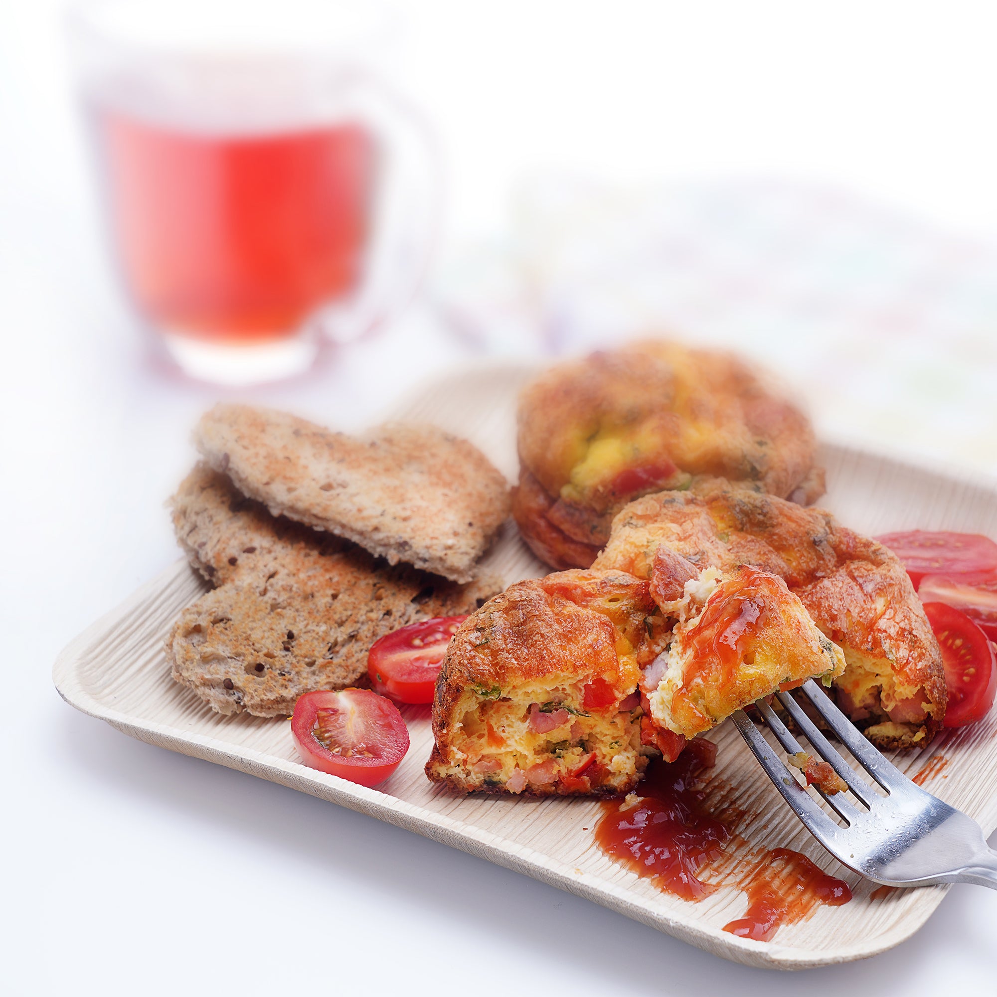 Eco-gecko 100 Disposable 8" Square Palm Leaf Plates