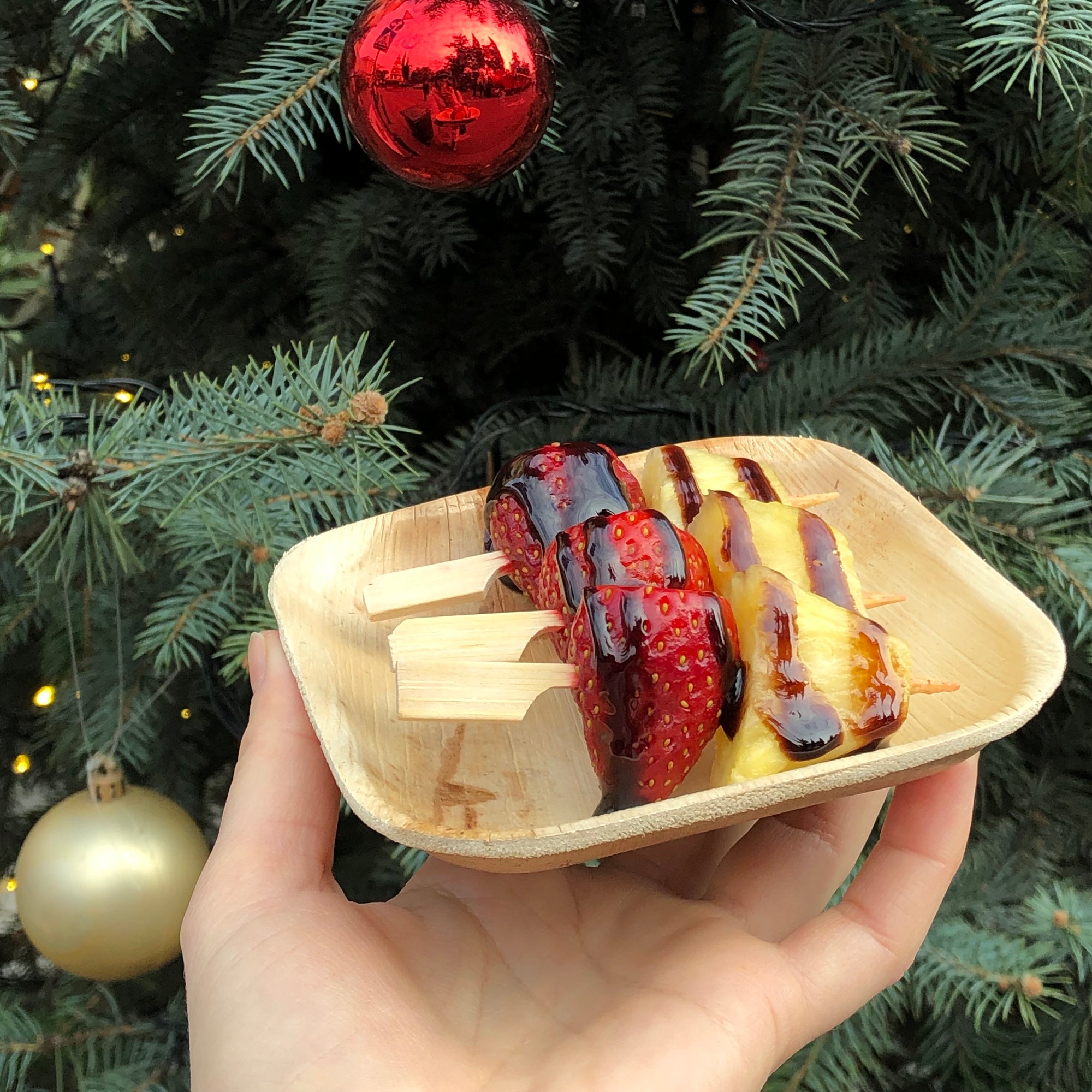 Eco-gecko 200 Disposable 4" Square Palm Leaf Plates