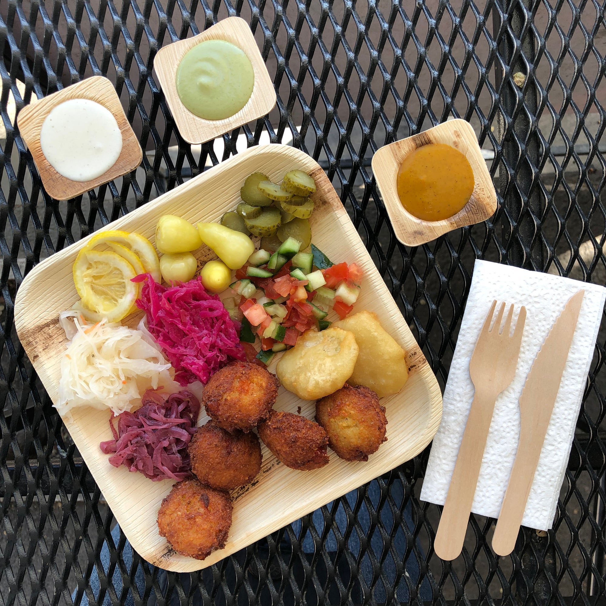 Eco-gecko 400 Disposable 2" Palm Leaf Sauce Bowls